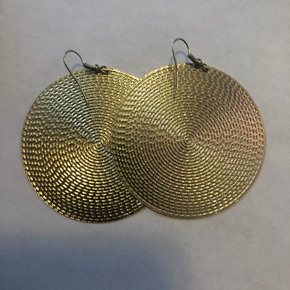 Gold and/or silver large earrings! - Picture 3 of 4